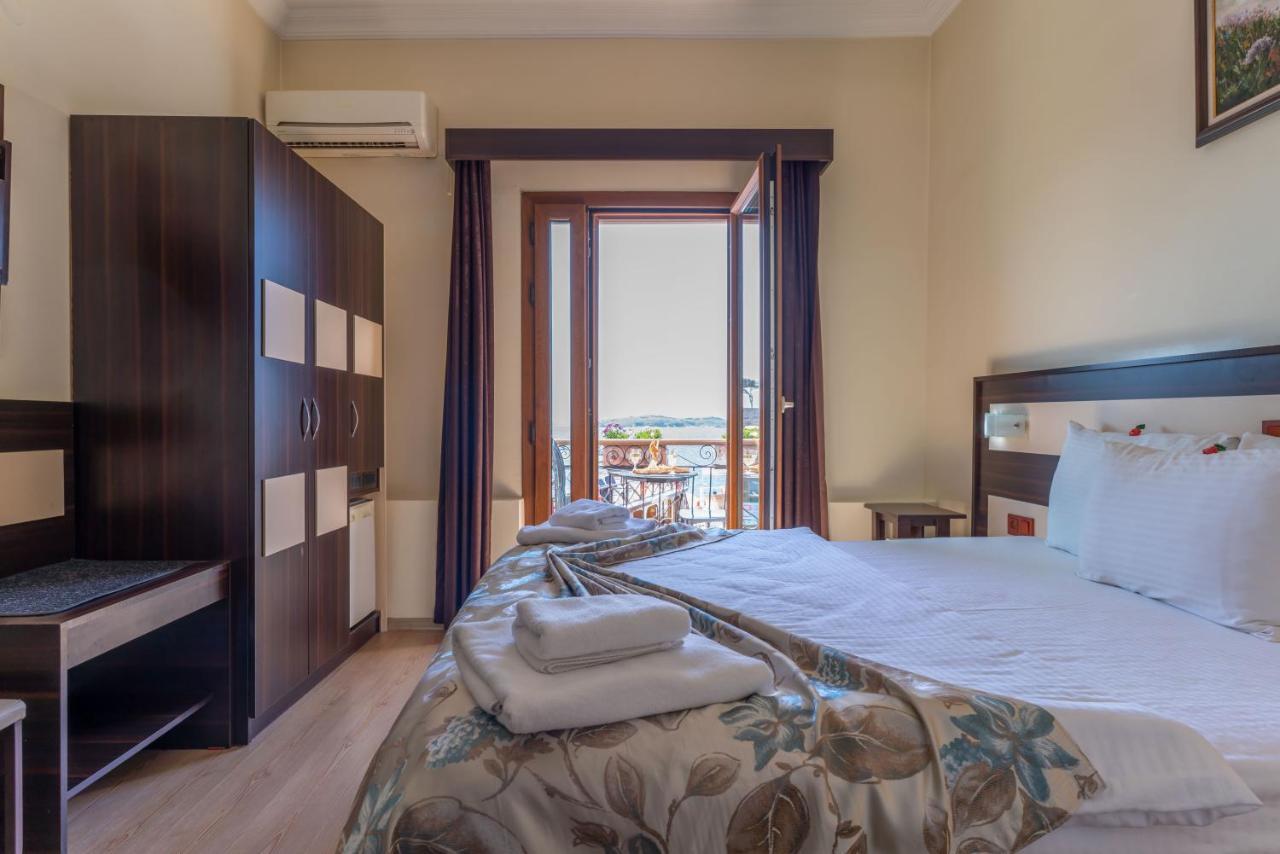 Hotel Karacam Foça Esterno foto