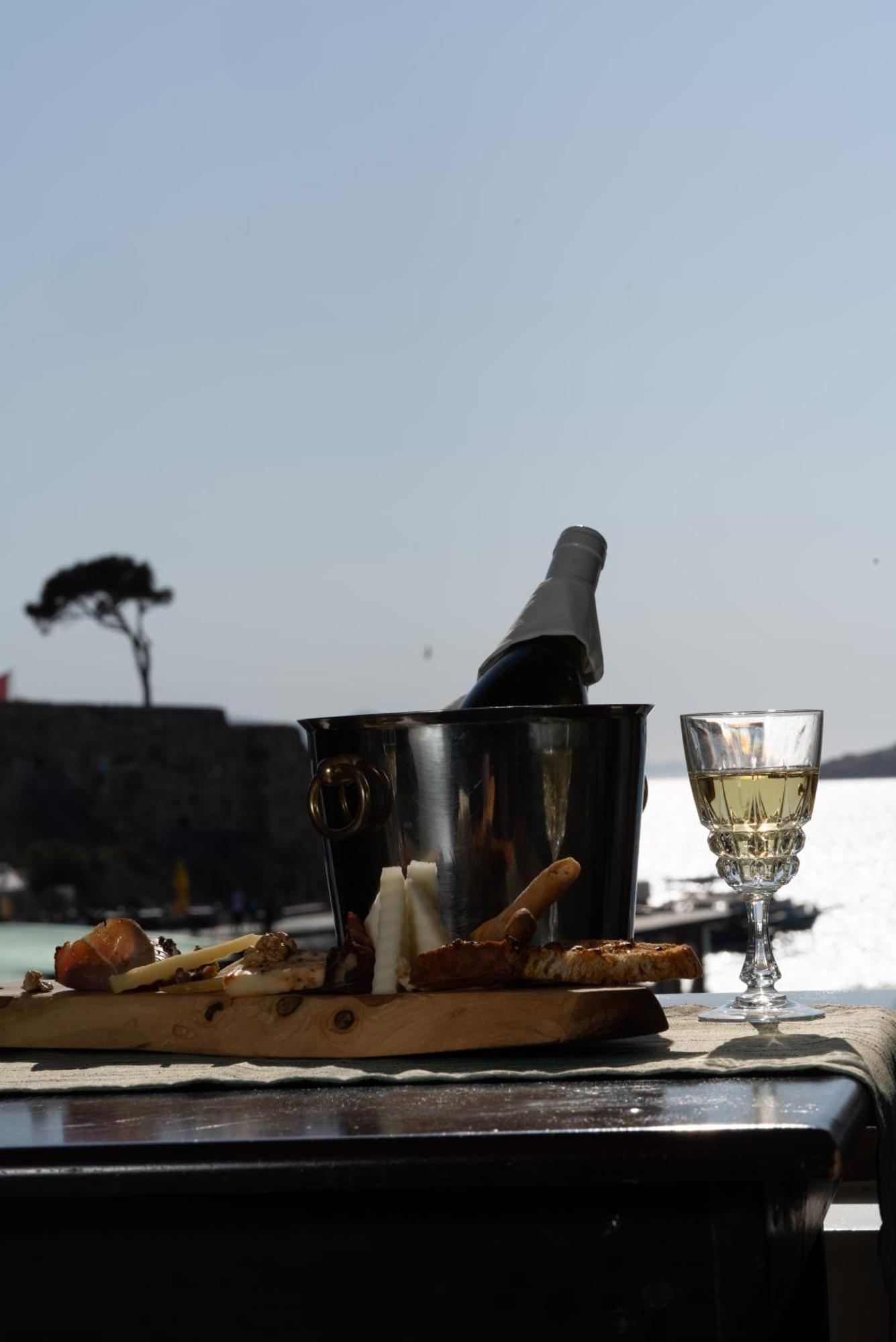 Hotel Karacam Foça Esterno foto
