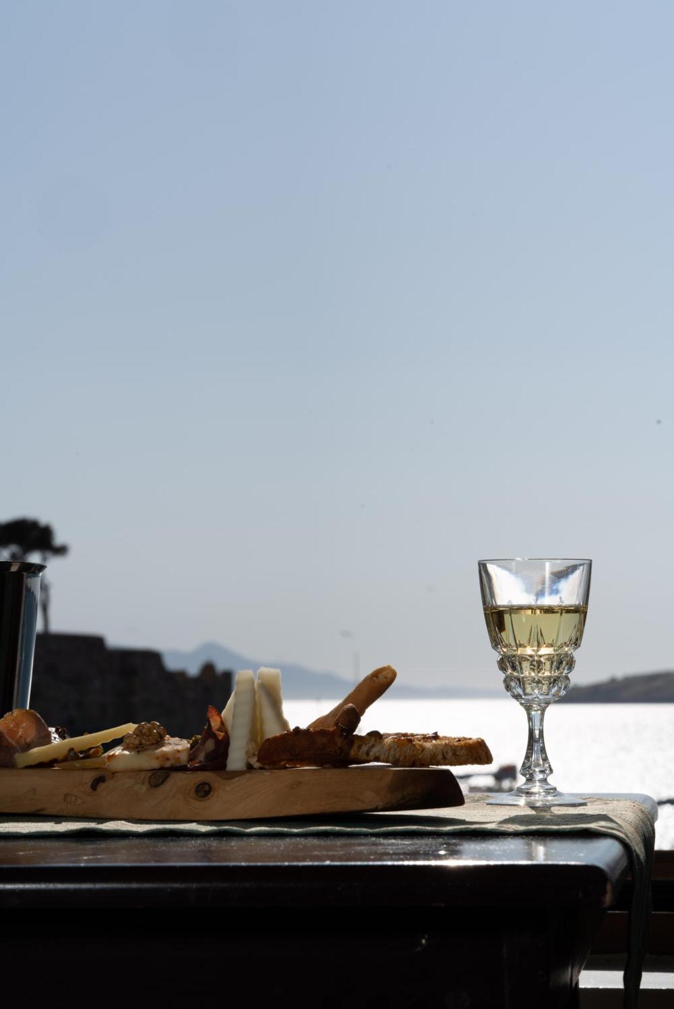 Hotel Karacam Foça Esterno foto